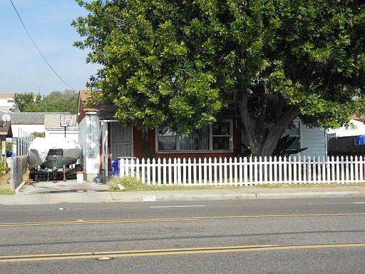 1st image of 3219 E 8th St