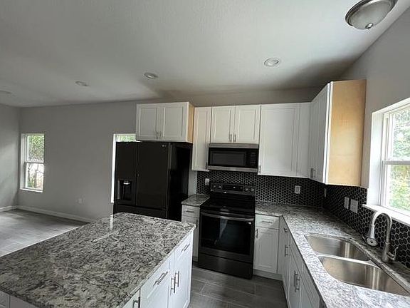 2nd image of 322 Vine St #1