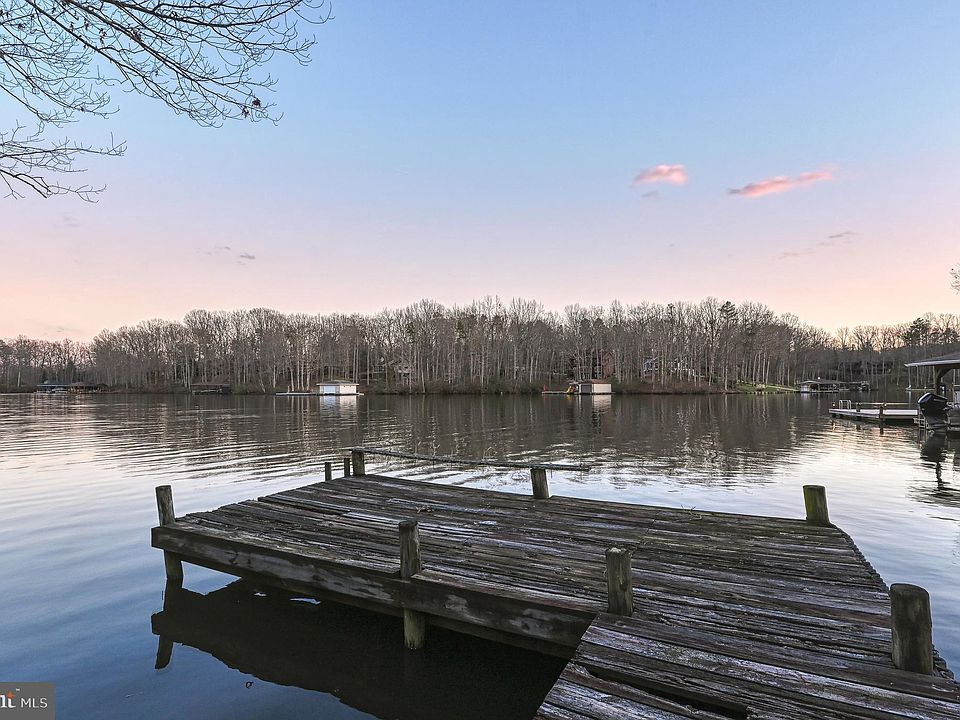 1st image of 38 Anna Coves Blvd