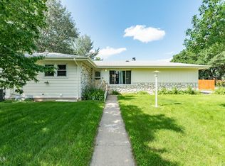 1202 Victory Pl, Bismarck, ND 58501