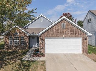 1528 Lake Point Ln N, Greenwood, IN 46142