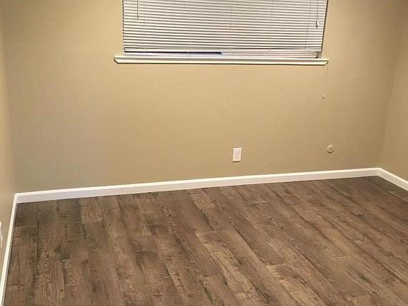 4th image of 1581 Mendenhall Dr APT 3