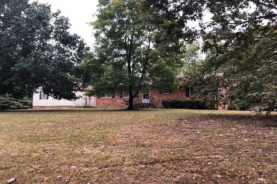 2nd image of 1899 Chinchilla Dr