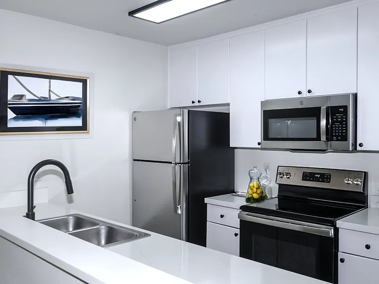 Canyon Springs Townhome Apartments — Photo 5