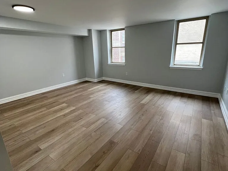 Spring Garden Apartments — Photo 7