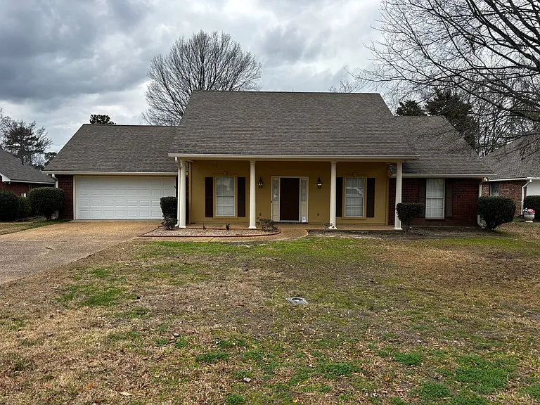 538 Brighton Cir — Photo 1