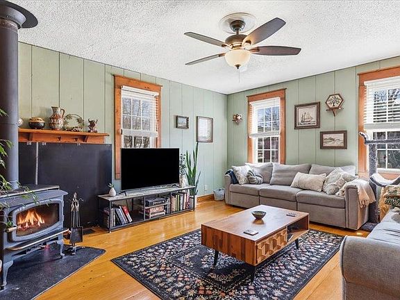 3rd image of 57 Diagonal St