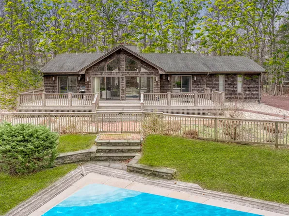 46 Laurel Dr, Montauk, NY 11954