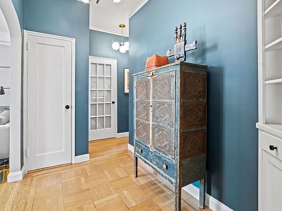 4th image of 157 W 79th St APT 6B