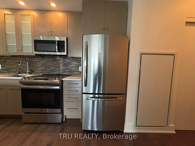 108 Richmond Rd #607 — Photo 7