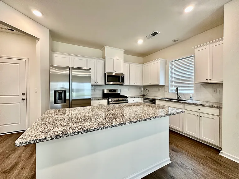 8116 Ramsburg Dr — Photo 5