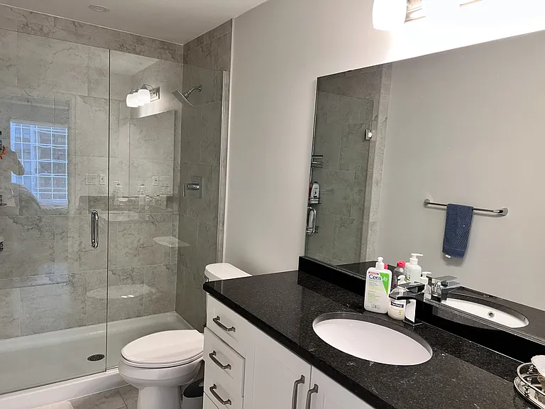 505 Talbot St — Photo 12