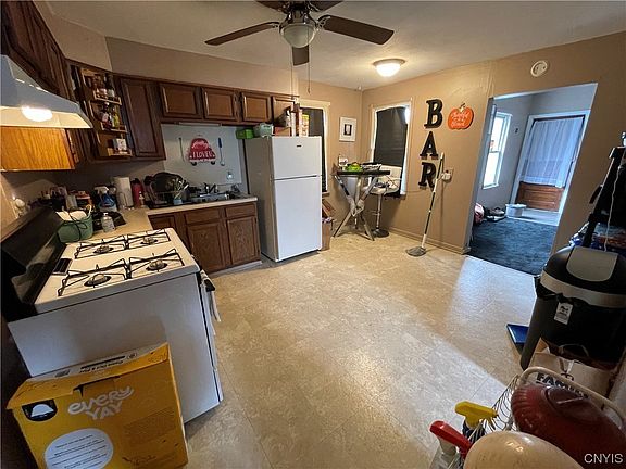 2nd image of 410 Union Pl
