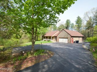 16 Fox Farm Rd, Queensbury, NY 12804