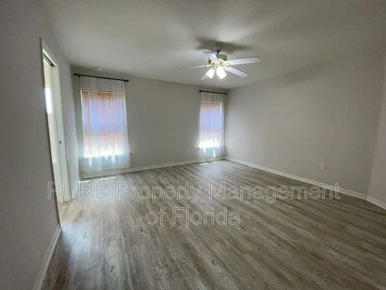 8925 SE 43rd Ave — Photo 11