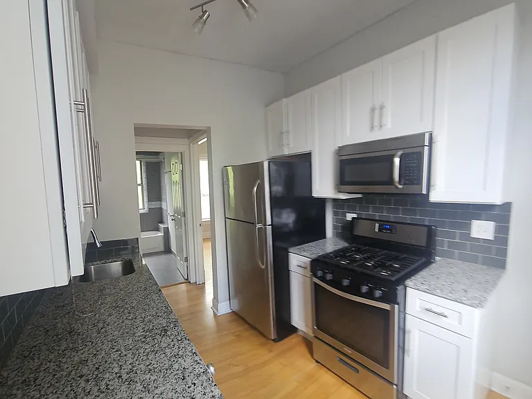 5825 N Wayne Ave #2N — Photo 9