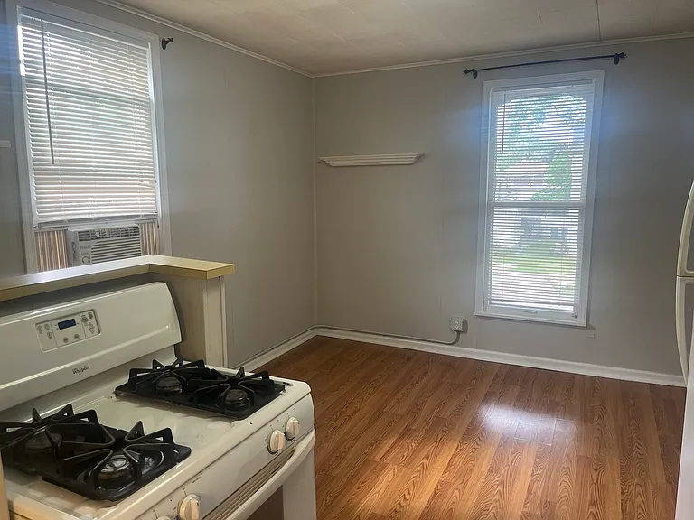 354 Spruce St #5 — Photo 4