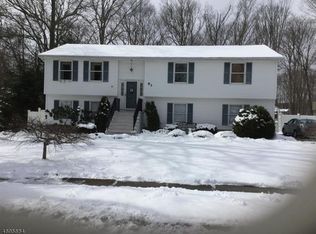 83 White Rock Blvd, Oak Ridge, NJ 07438