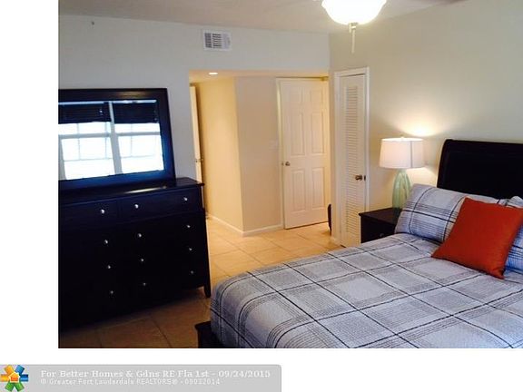 4th image of 2400 NE 33rd Ave APT 207