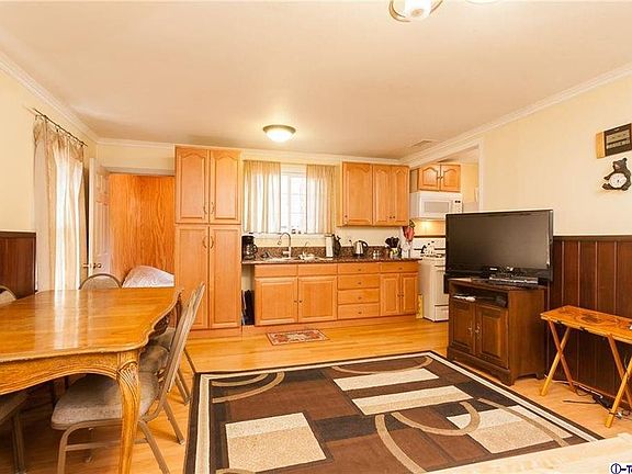 2nd image of 41365 Park Ave
