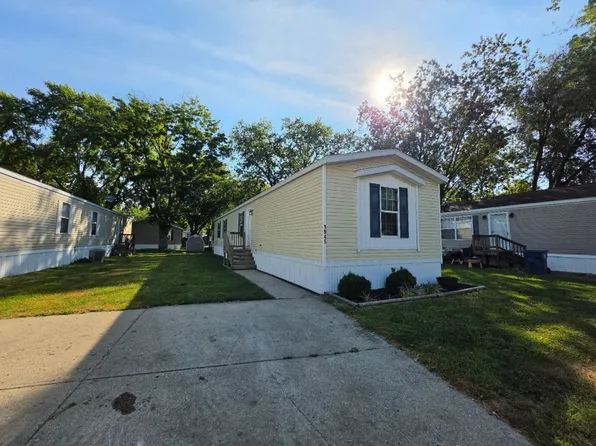 1945 Peck St, Greenwood, IN 46143