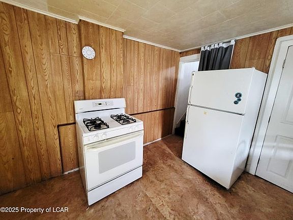 4th image of 779 Main St Unit 1