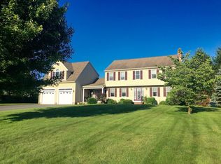 8 Spenser Dr, Halifax, MA 02338