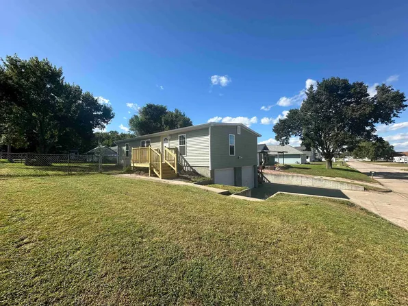 528 S 1st St, Albion, NE 68620