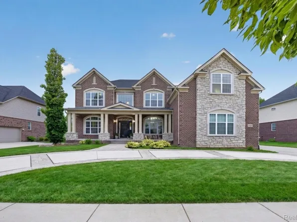 50443 Silverton Dr, Canton, MI 48187