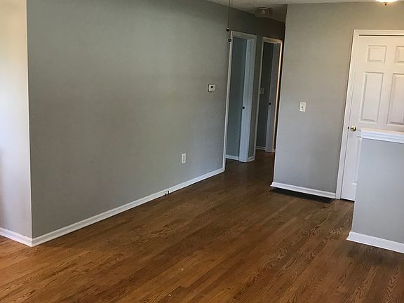 5th image of 1071 Linda Ln