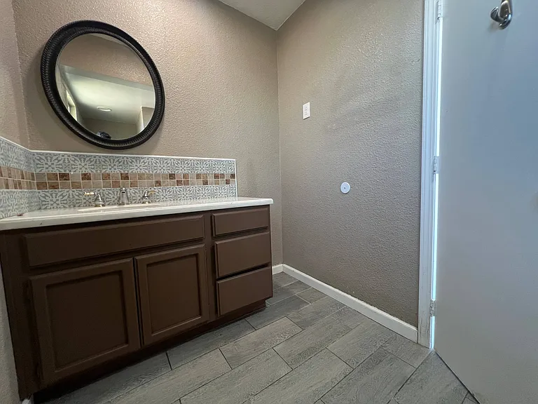 Secondary Space Bath