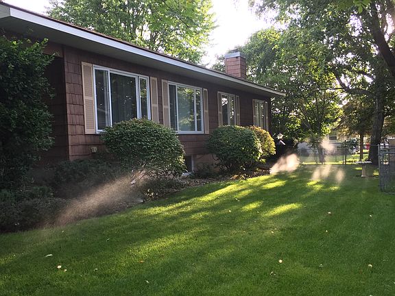 3rd image of 393 N Jefferson St