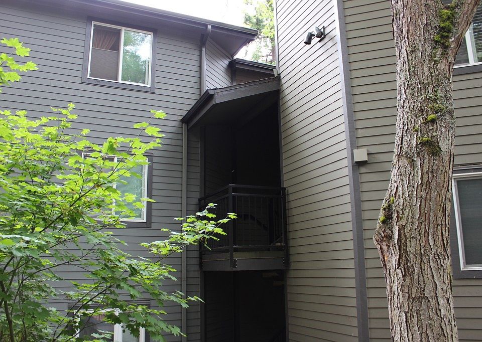 1st image of 12014 98th Ave NE