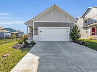 8773 SW Brickell Dr, Blue Springs, MO 64064