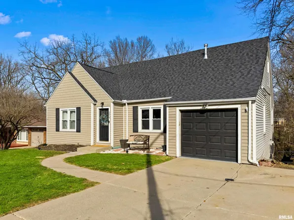 5019 N Edgebrook Dr, Peoria, IL 61614