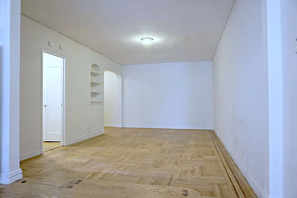 Rented by Metropolitan Equities | media 9