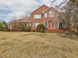 2 Dean Gallo Ct, Morris Plains, NJ 07950