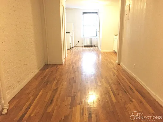 Rented by City Connections Realty | media 8