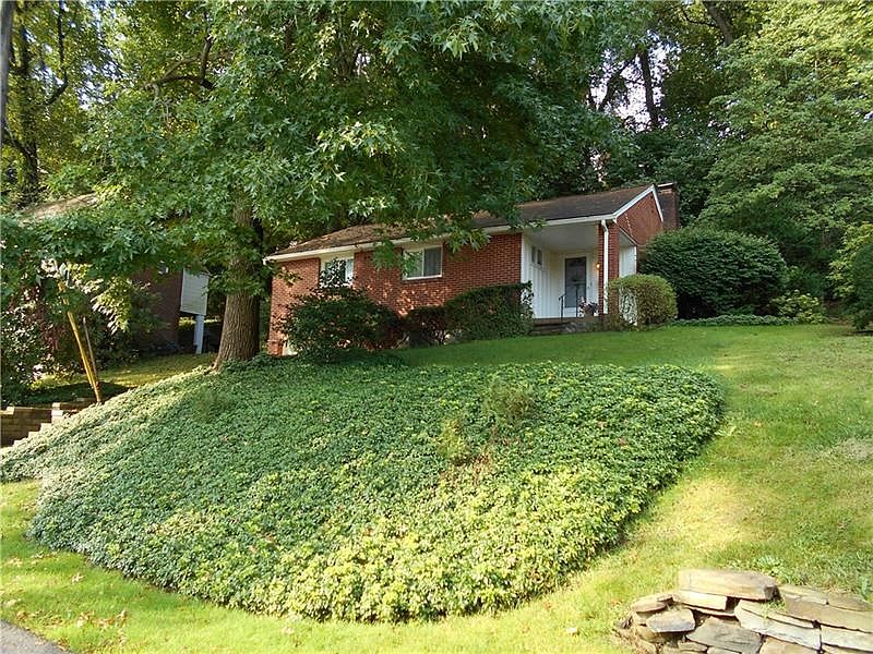 Welcome to 1053 Osage Drive! Pachysandra has been planted in all the right places to make yard maintenance an easy task.