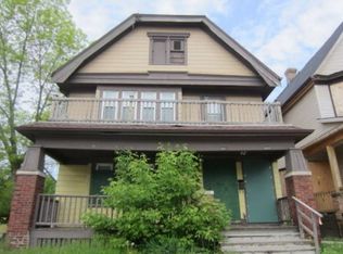 3001 N 27th St, Milwaukee, WI 53210