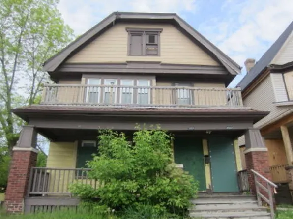 3001 N 27th St, Milwaukee, WI 53210