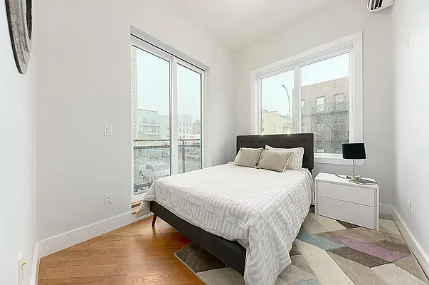 Rented by Hagstrom Management Inc | media 31