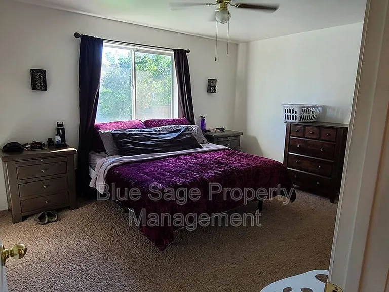 1712 W Durham Dr — Photo 9