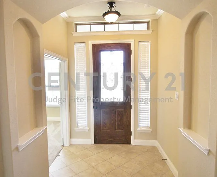 505 Clemson Ln — Photo 3