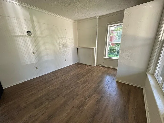 133 S Cottage St — Photo 5