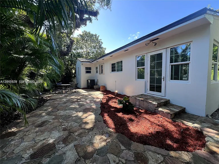 1452 Urbino Ave — Photo 19