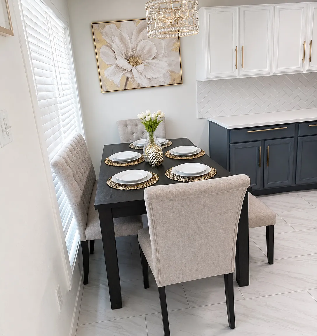 5 bed, 2.5 bath, 3300 sqft, $2,600 — Photo 1