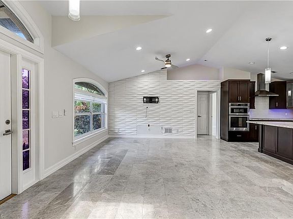 4th image of 3986 31st AVE NE