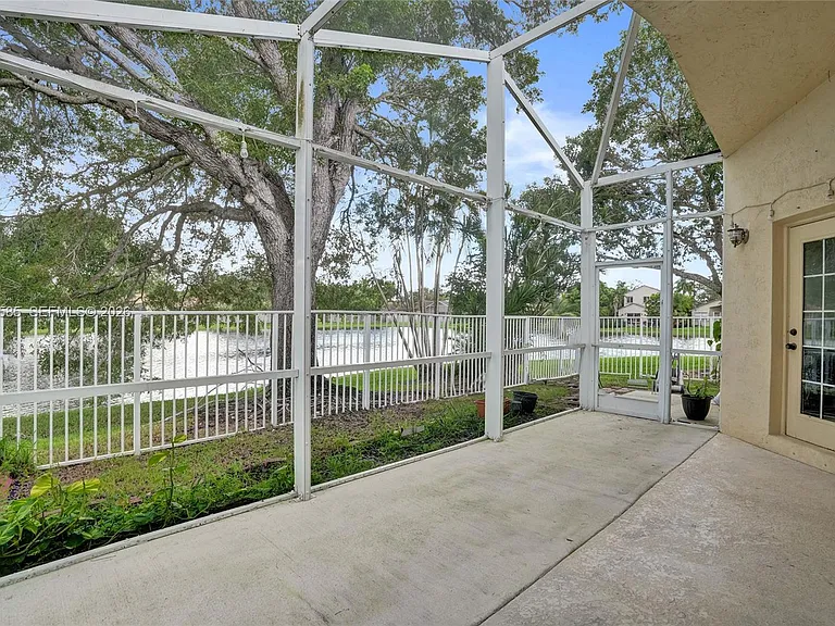 4108 Sapphire Ter — Photo 28