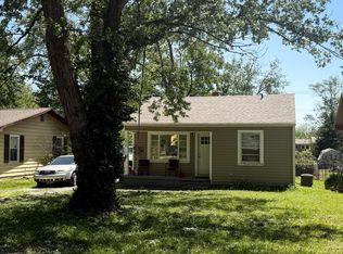 1816 W Scott Street, Springfield, MO 65802